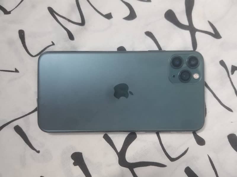 iPhone 11 Pro Max non pta 9/10 condition 1