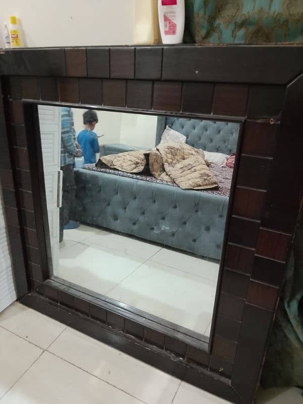 Dressing table and center table for sale 0