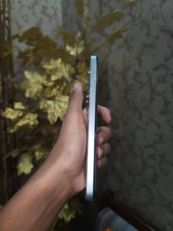 tecno spark 20 all okay no open no repair 03301581095 ye contact numbe 3