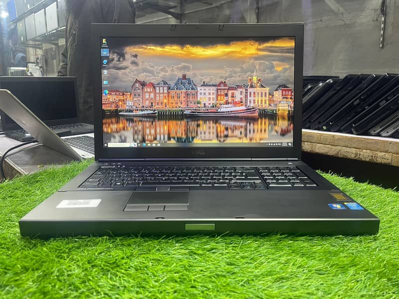Dell Precision M6800 i7 4th MQ NVIDIA 4 GB (0322-8832611) 1