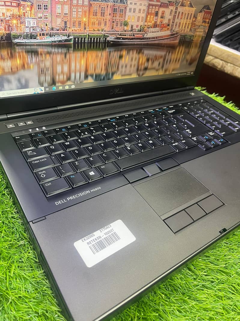 Dell Precision M6800 i7 4th MQ NVIDIA 4 GB (0322-8832611) 4