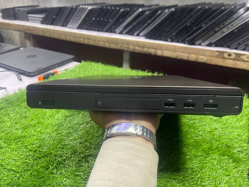 Dell Precision M6800 i7 4th MQ NVIDIA 4 GB (0322-8832611) 12