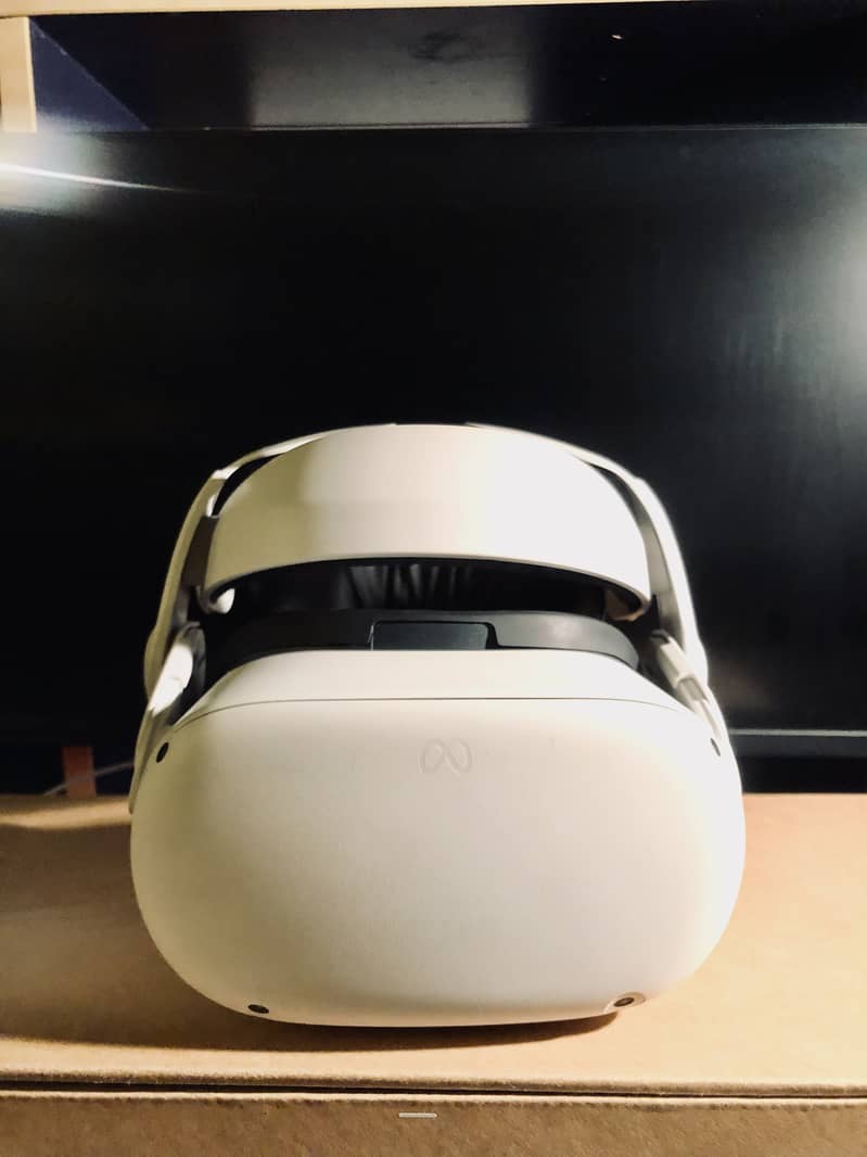 Meta Quest 2 (128GB) VR Headset with Elite Strap – 10/10 Condition 1