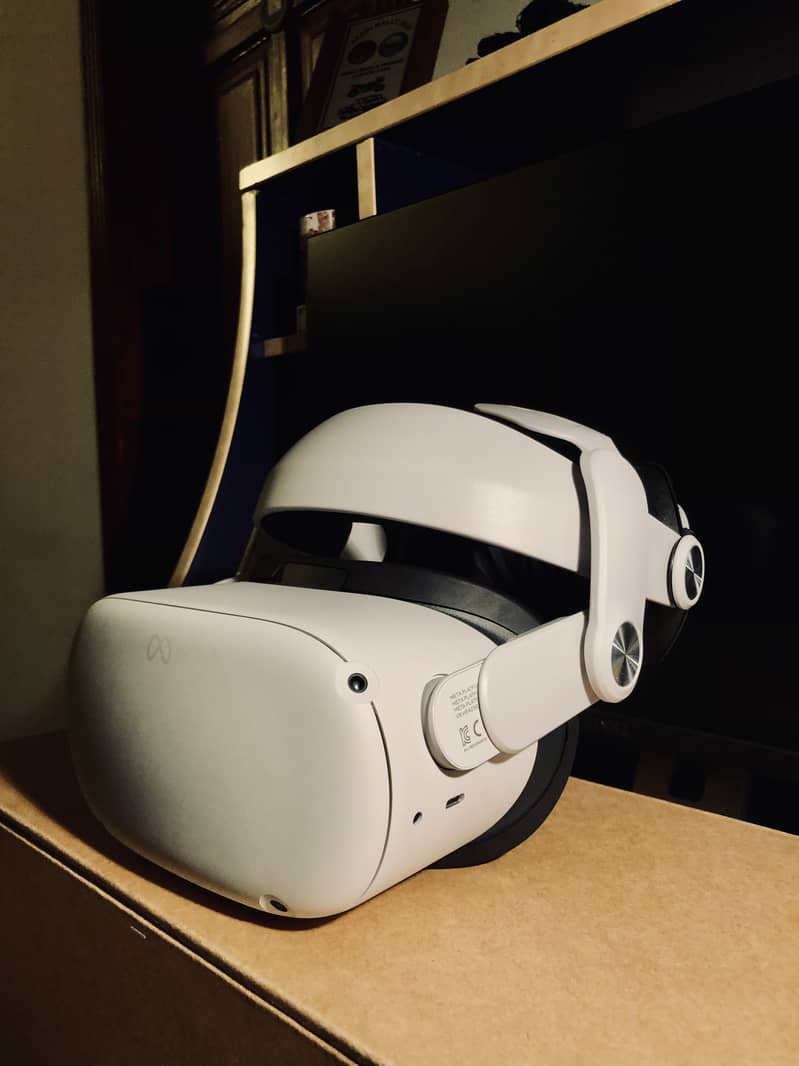 Meta Quest 2 (128GB) VR Headset with Elite Strap – 10/10 Condition 0