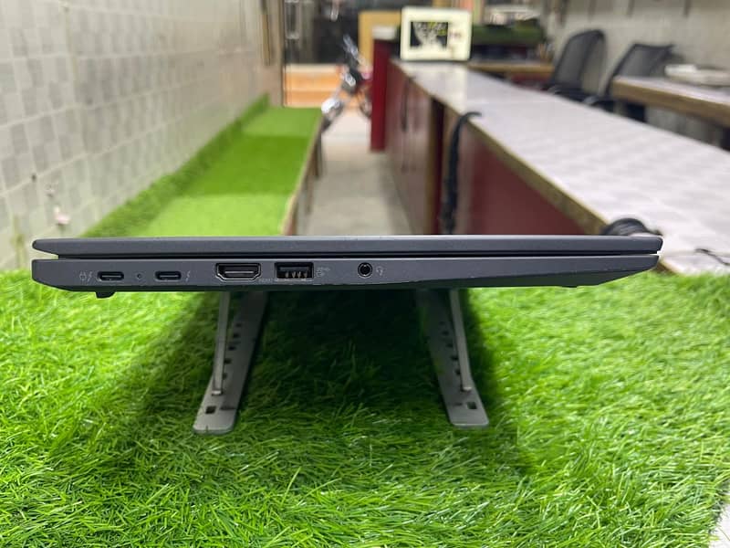 Lenovo ThinkPad T14s Gen 3 (i7 12th Gen) 9
