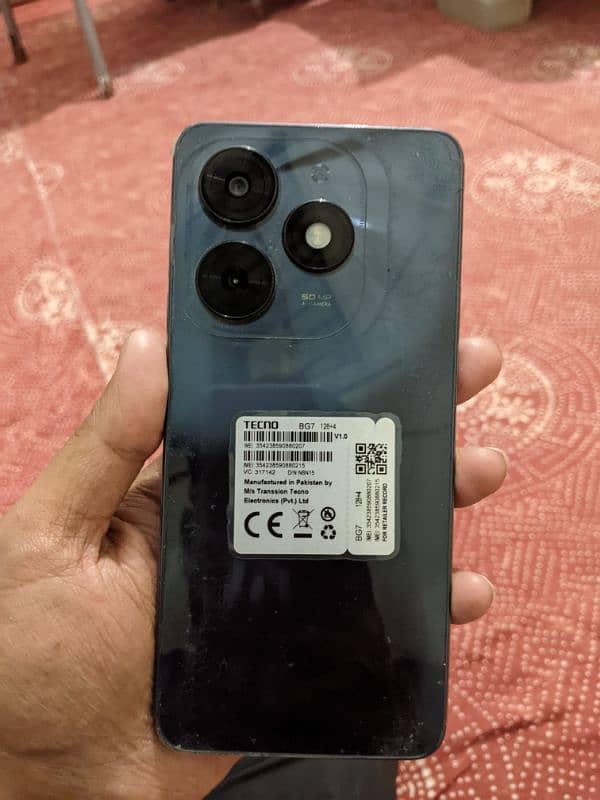 Techno Spark 20C 4+4/128 condition 10/10 with box 4