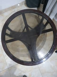 circle table with brown mirror