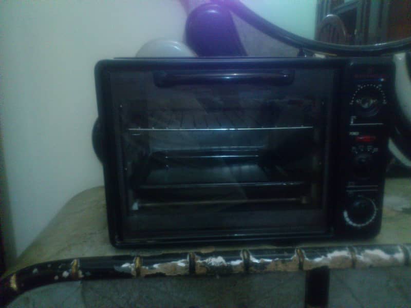 WestPoint Oven 220V~50Hz 1200W. Model : CKF-10RA. 0