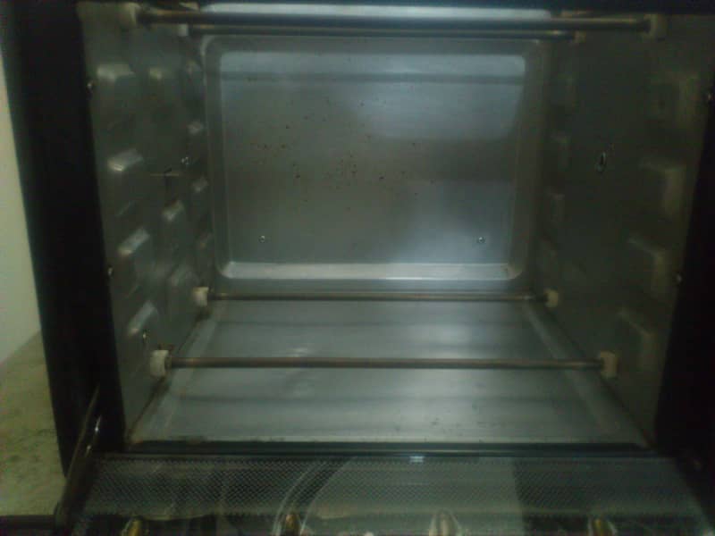 WestPoint Oven 220V~50Hz 1200W. Model : CKF-10RA. 7
