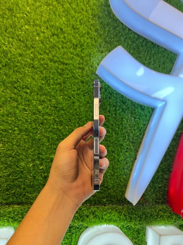iPhone 13 Pro max (non pta )jv 4 month sim time 5