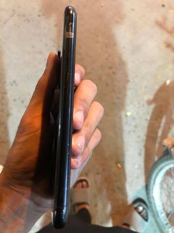 iPhone XR 0