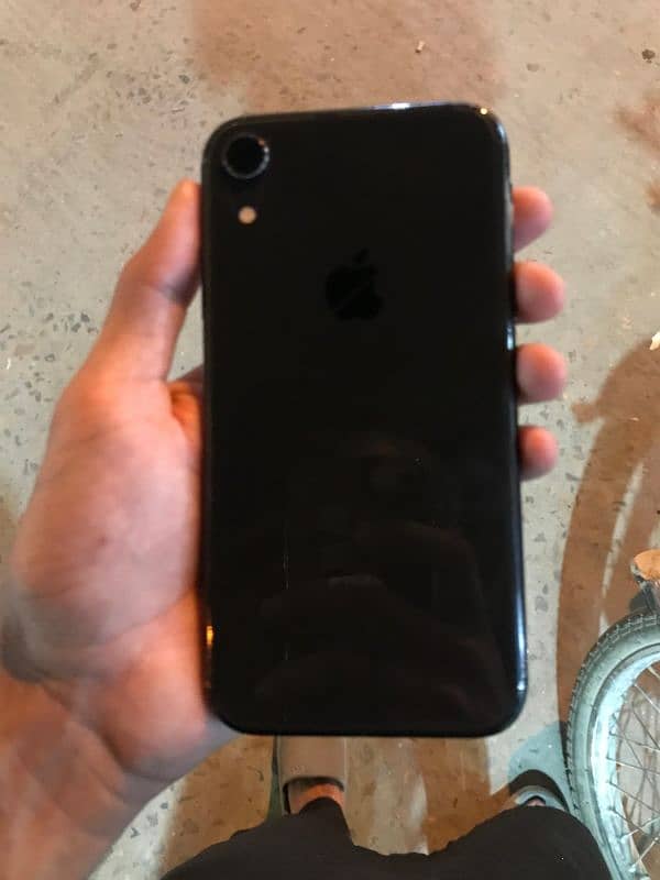 iPhone XR 1