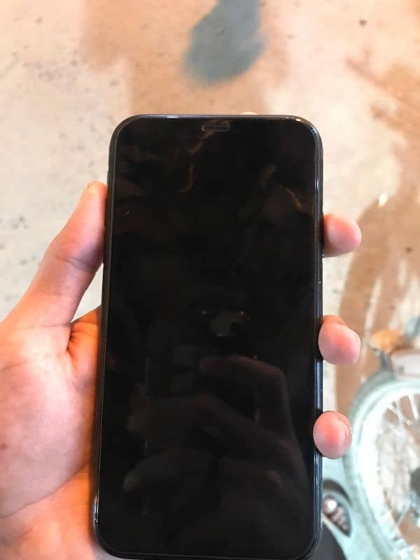 iPhone XR 4