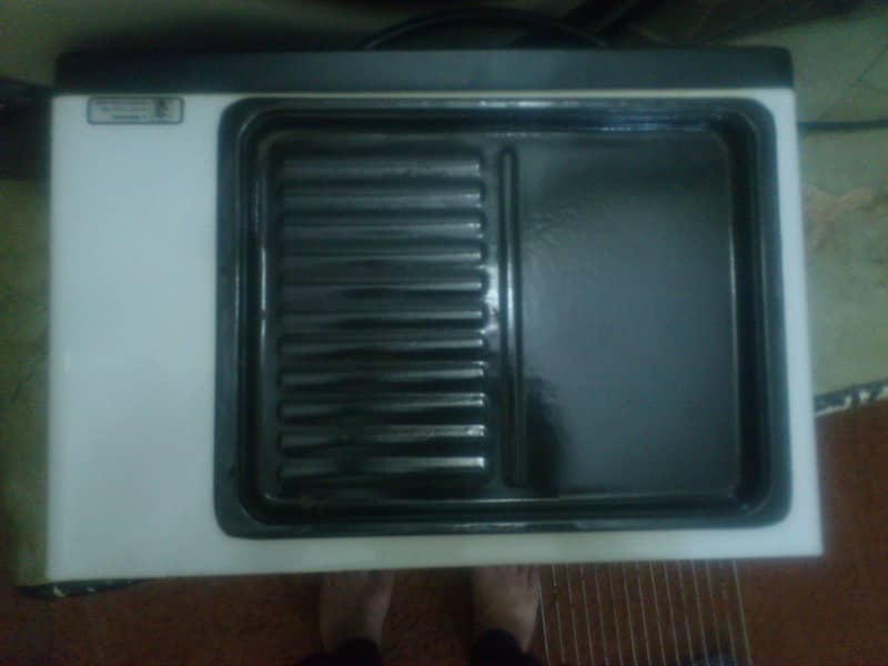 WestPoint Oven 220V~50Hz 1200W. Model : CKF-10RA. 10
