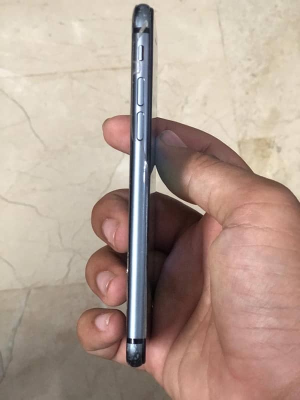 Iphone 8 256 Non PTA 4