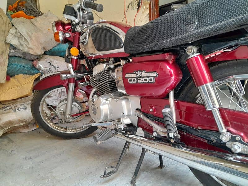 cd 200 honda road master re stored red colour self start 3