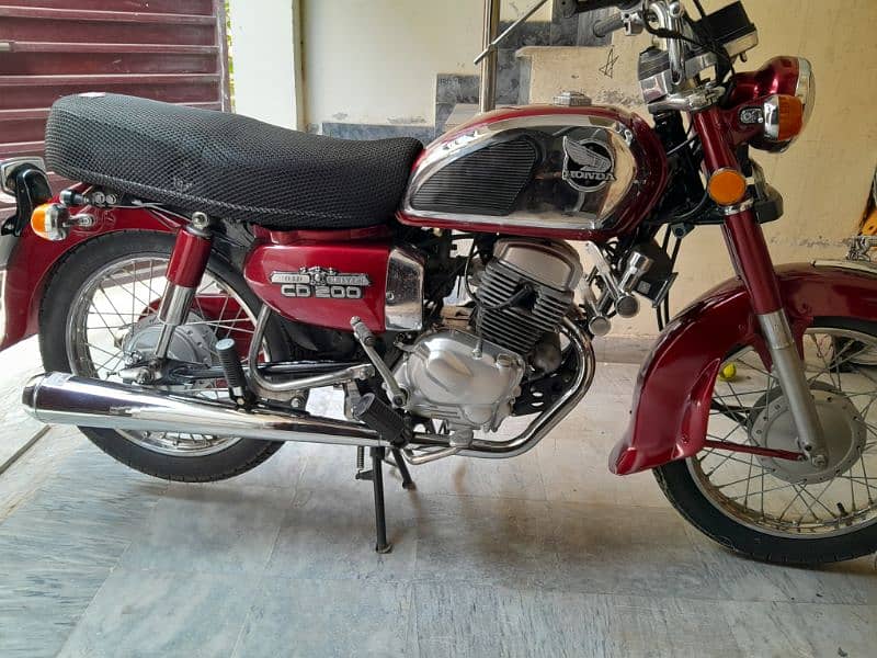 cd 200 honda road master re stored red colour self start 4