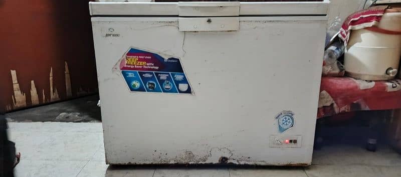 Deep Freezer In Good Condition 2
