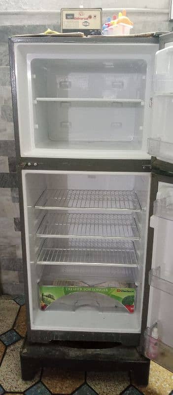 refrigerator 0
