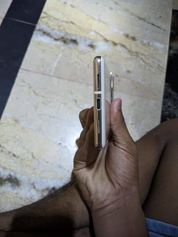 Google pixel 6 pro , cell 0/3/3/3/2/1/9/5/4/1/3 5