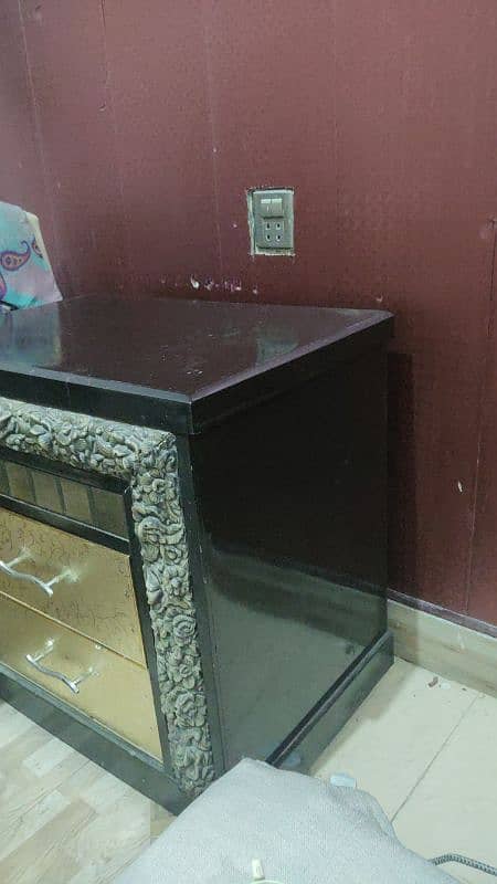 side tables and dressing table with mirror for sale 4