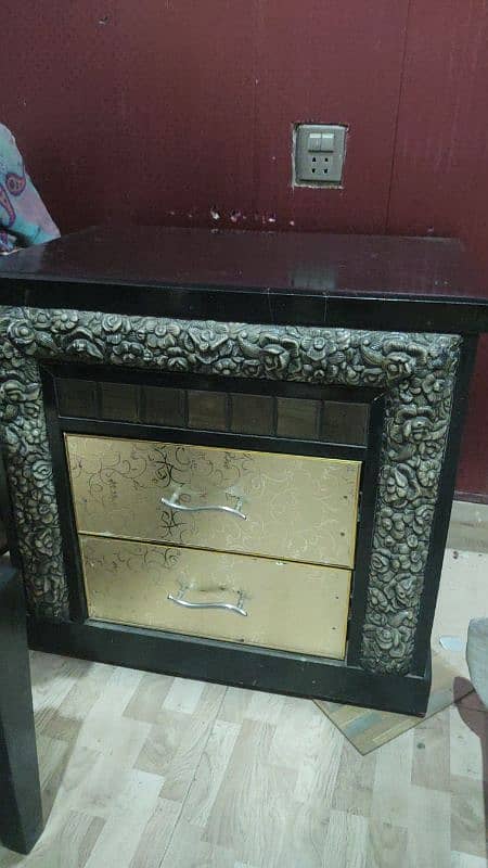 side tables and dressing table with mirror for sale 5
