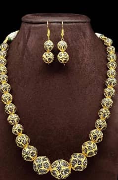 few beautiful locket set