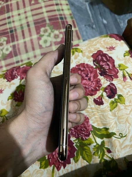 iphone xs max 512gb Golden . read discription plz then contact me 0
