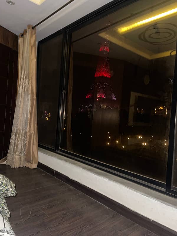 Per day Facing Eiffel Tower view studio apartment 0