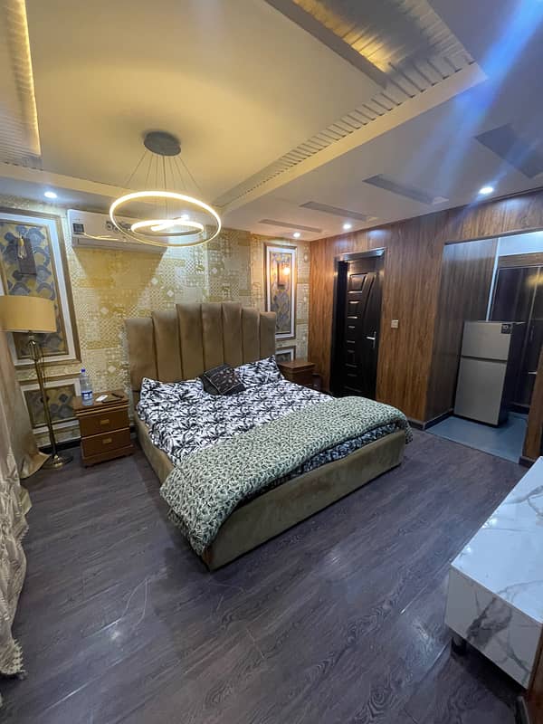 Per day Facing Eiffel Tower view studio apartment 1
