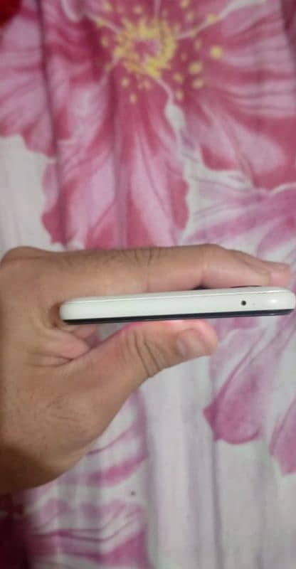Google Pixel 3 - 128GB - 10/9 Condition - Non PTA 6