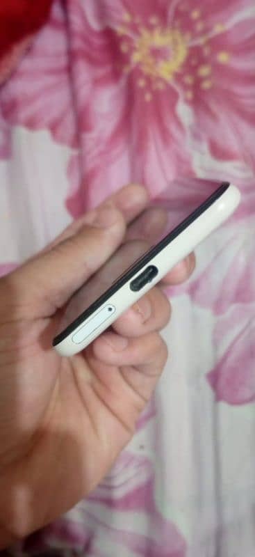Google Pixel 3 - 128GB - 10/9 Condition - Non PTA 7