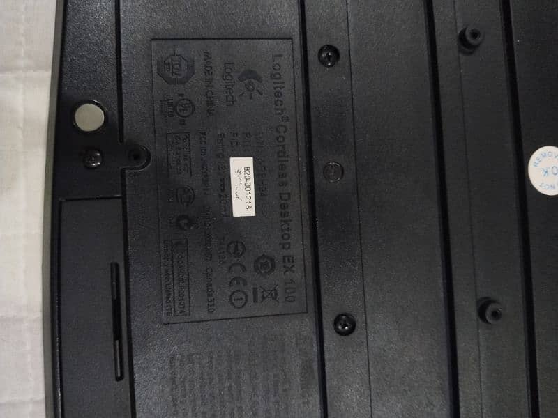 Apple & Logitech Wireless Keyboard 03009270434 13
