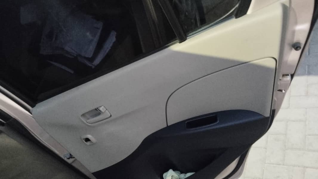 Daihatsu Mira 2015 7