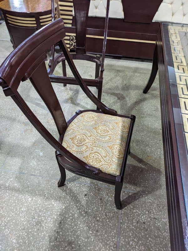 dining table for sale due to shifting. 3