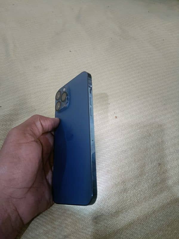 iphone 12 pro Max scratchless 2