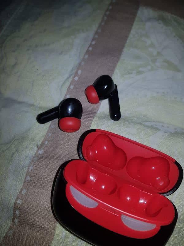 smile pods orignal pords wirless type c box available 3