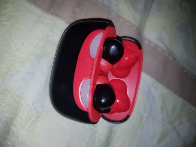 smile pods orignal pords wirless type c box available 4
