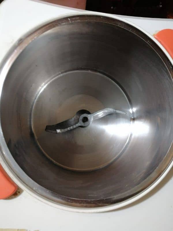 dough mixer abdullah company,5kg in very good condition like new 5