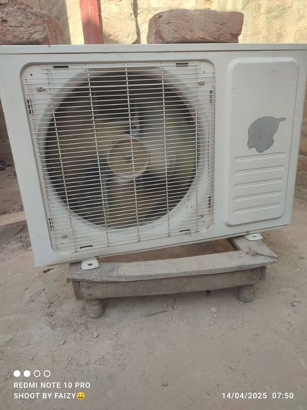 orient ac used 10 on. 9 condition. interested then contact 03128237132 2