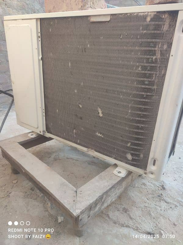 orient ac used 10 on. 9 condition. interested then contact 03128237132 4