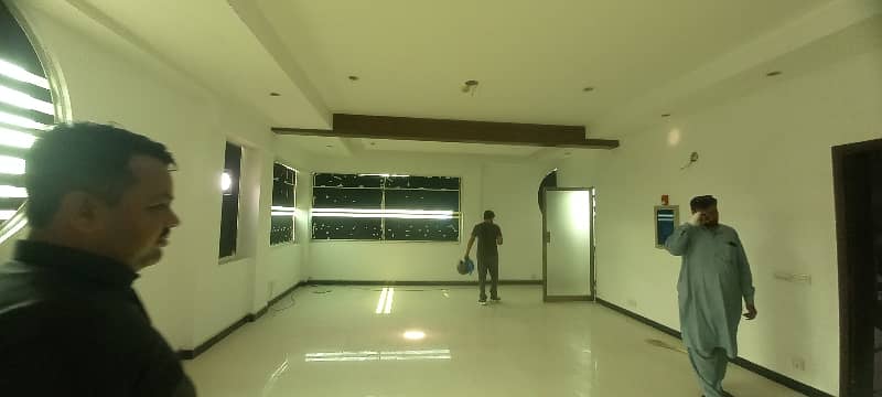4 Marla Corner First Floor Prime Location Available For Rent In Dha Phase 4 Block Dd 0