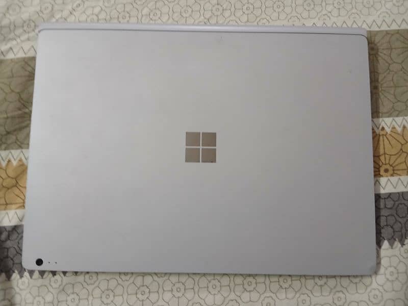 Microsoft Surface book 2