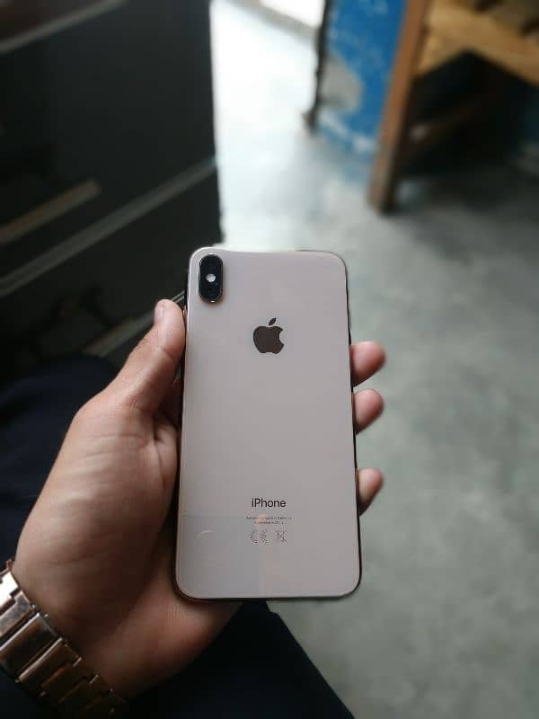 Iphone XS max Gold Colour PTA 0