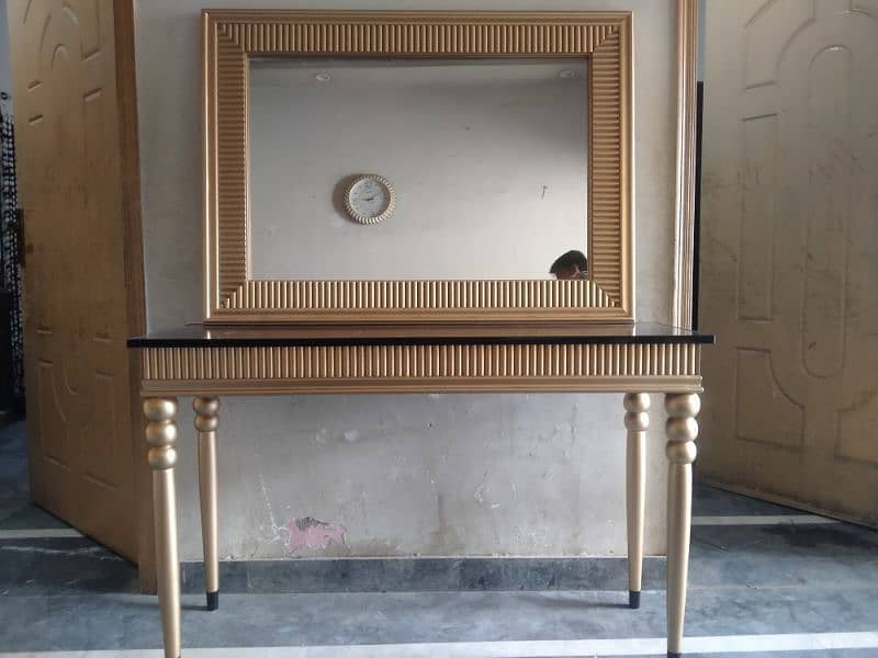 console table gooldan and black 9