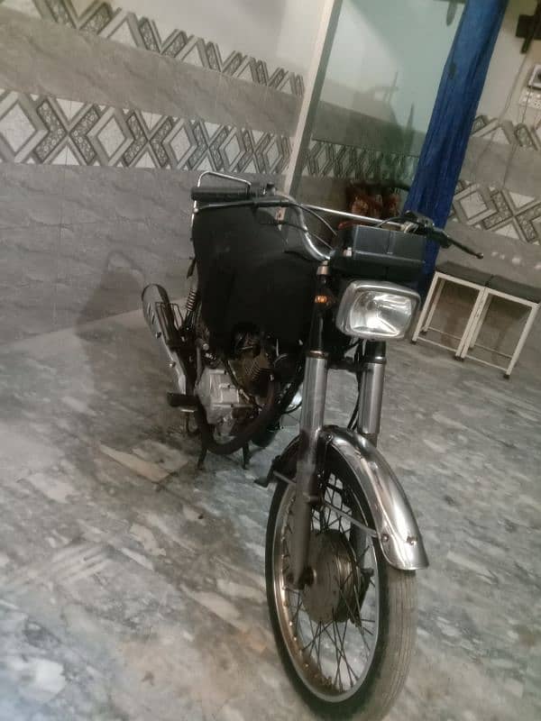 united 125 1