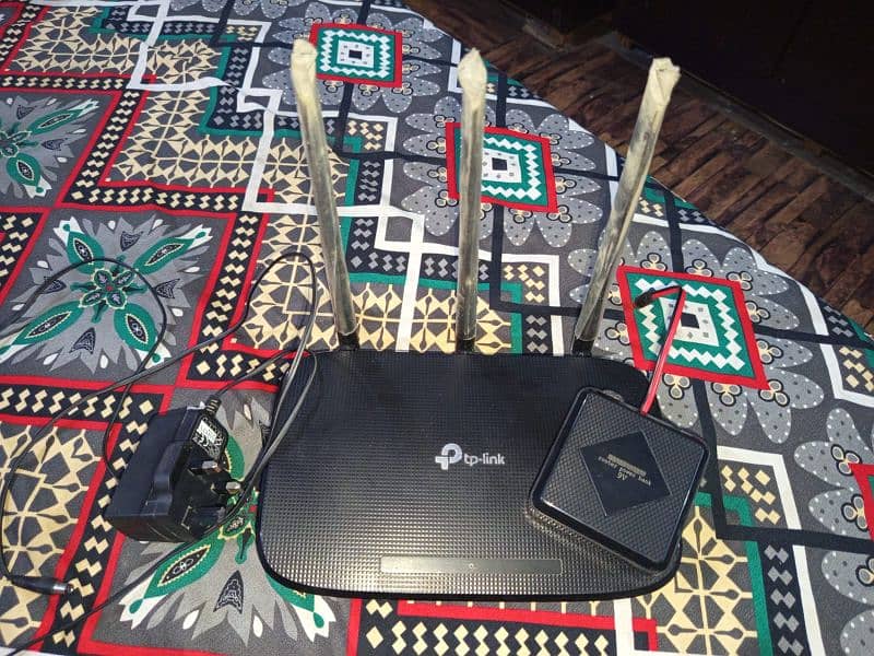 TP LINK WRN-940 450MBPS ROUTER WITH POWER BANK 2