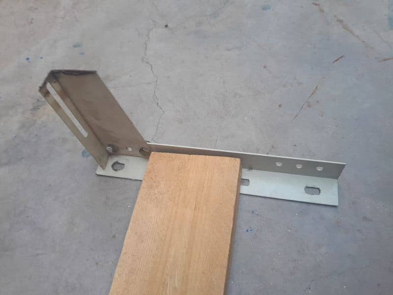 battery irun stand 1
