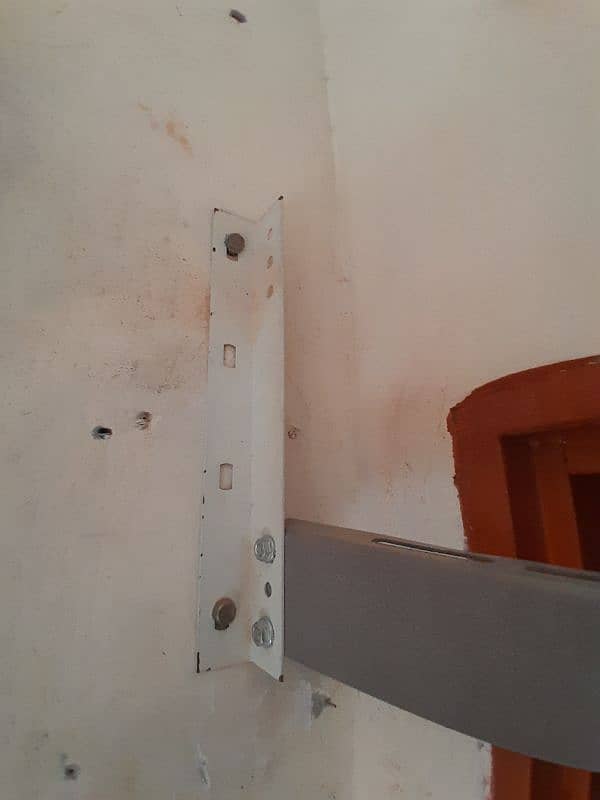 battery irun stand 5