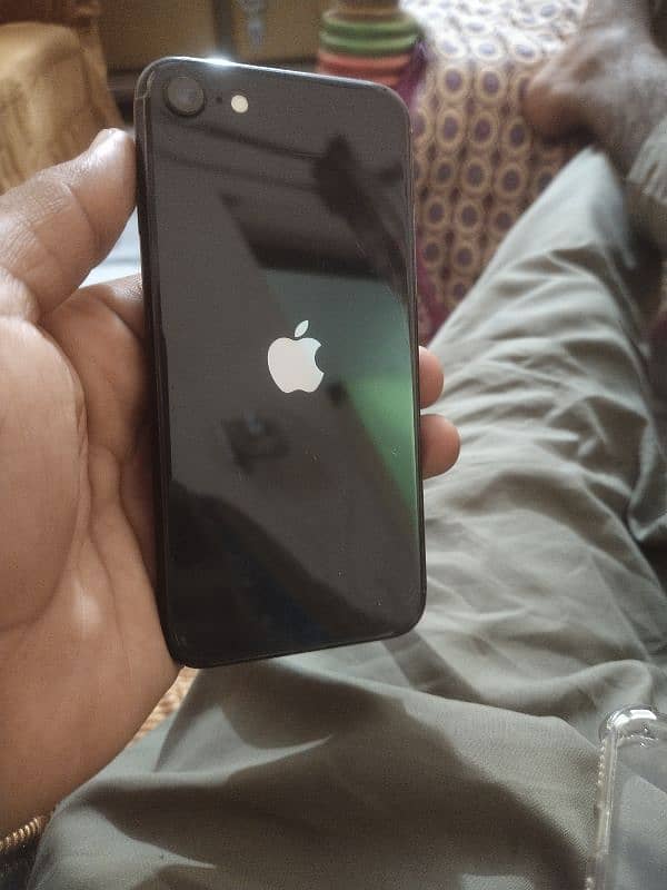 iphone Se (2nd Generation )64Gb Sim Locked With Box 2